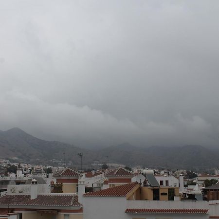 Apartamentos Turisticos Plaza Del Olvido Nerja Ngoại thất bức ảnh