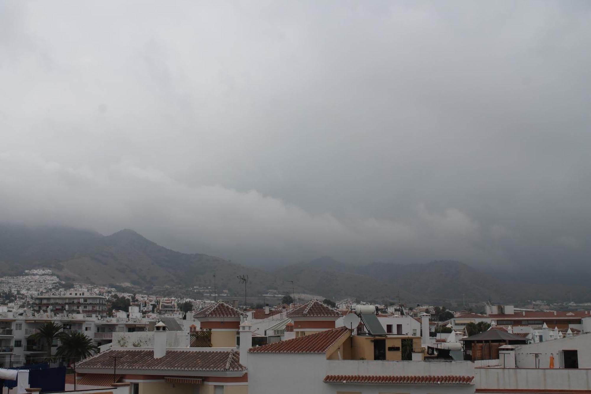 Apartamentos Turisticos Plaza Del Olvido Nerja Ngoại thất bức ảnh