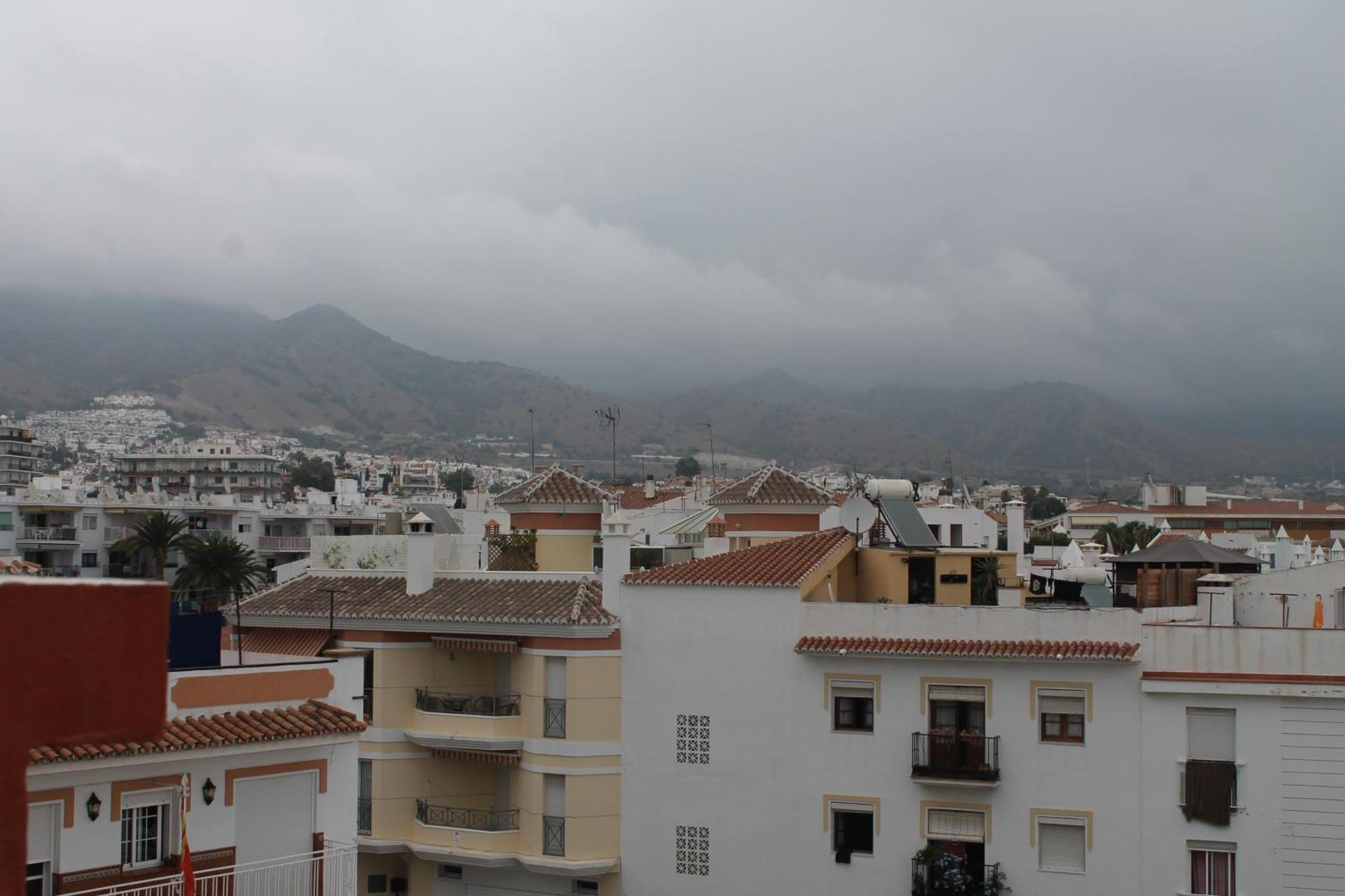 Apartamentos Turisticos Plaza Del Olvido Nerja Ngoại thất bức ảnh