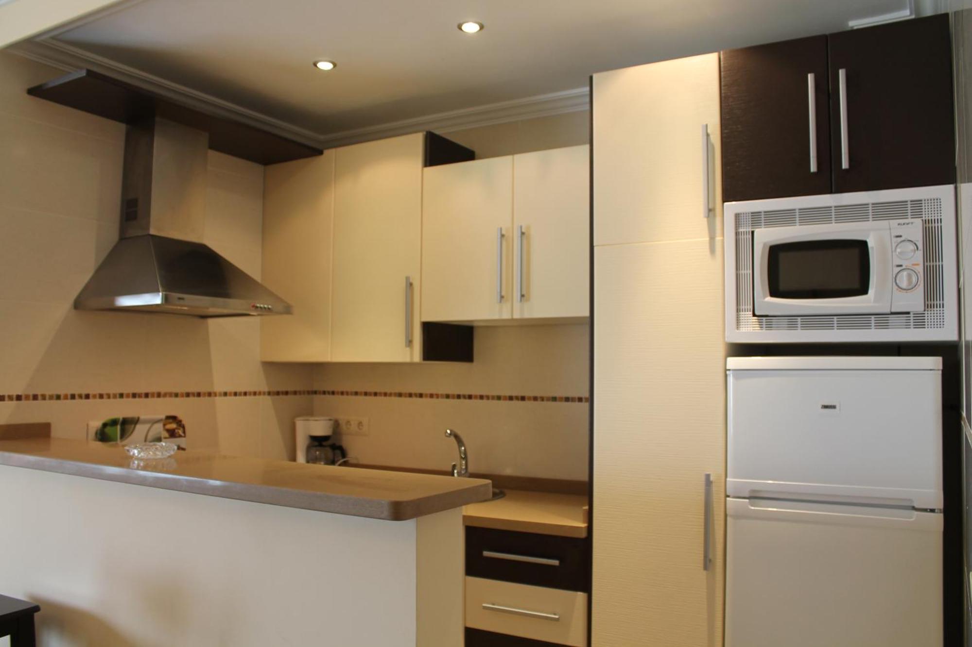 Apartamentos Turisticos Plaza Del Olvido Nerja Ngoại thất bức ảnh