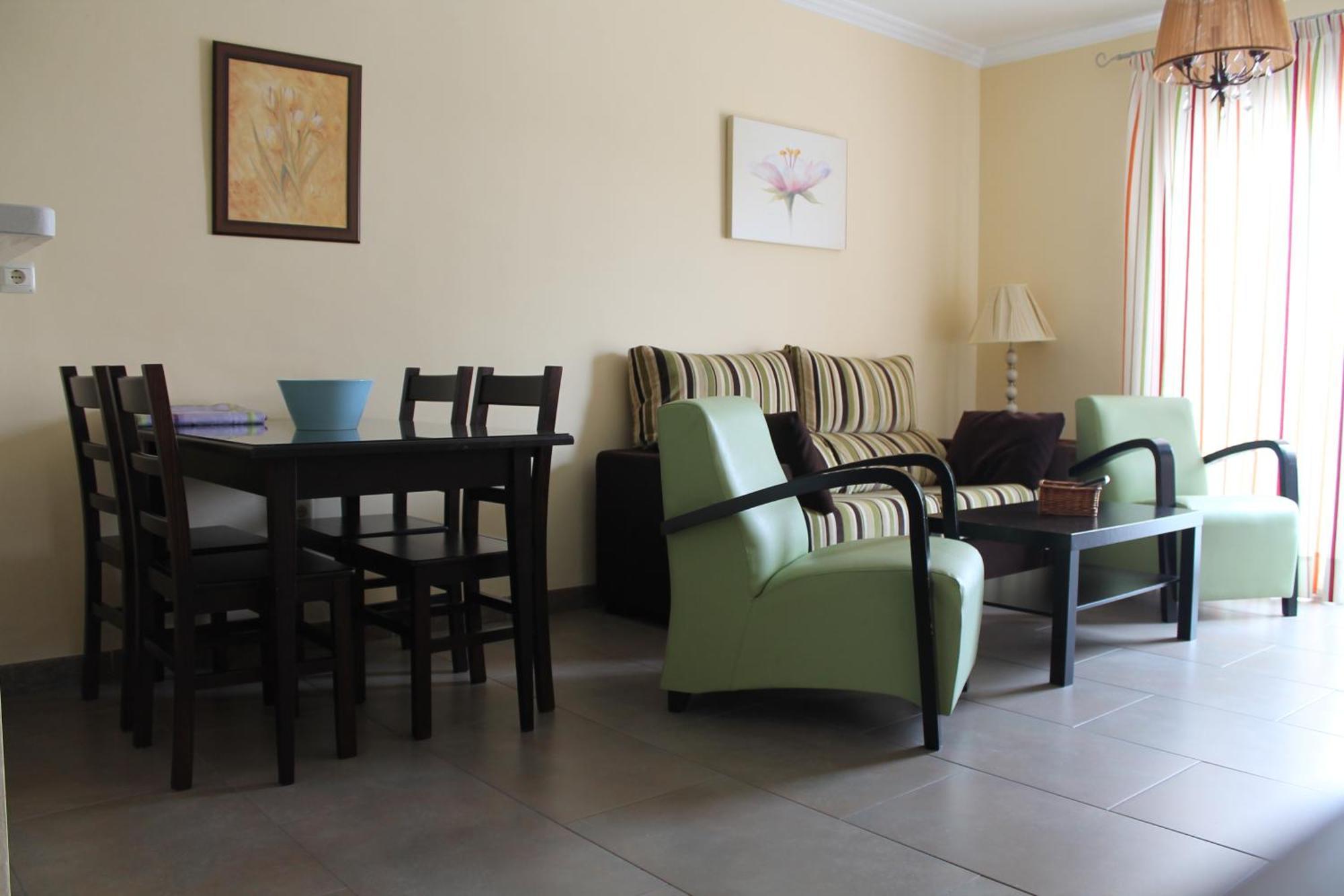 Apartamentos Turisticos Plaza Del Olvido Nerja Ngoại thất bức ảnh